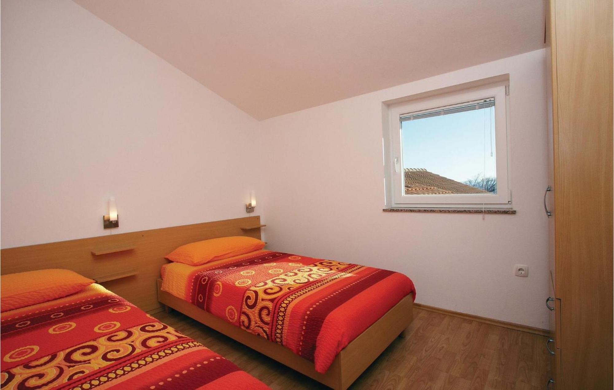 2 Bedroom Awesome Apartment In Plomin Exterior foto